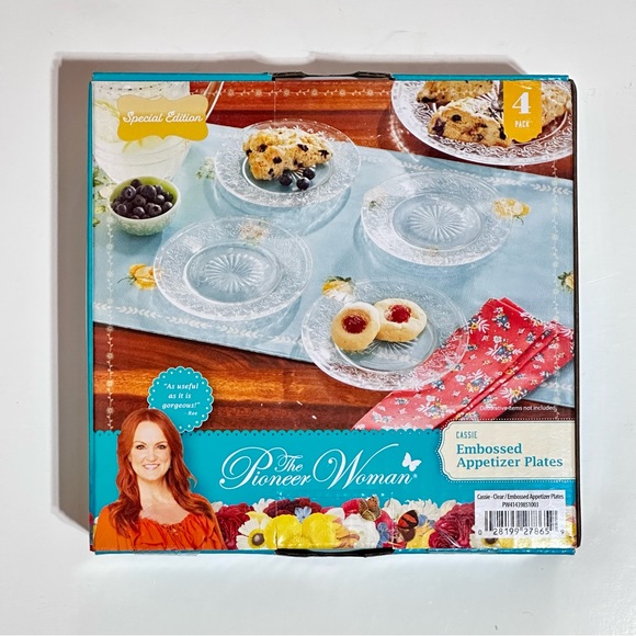 The Pioneer Woman Other - Pioneer Woman Cassie Embossed Appetizer 4 Plate Set NEW